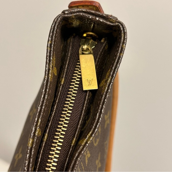 Louis Vuitton Classic Monogram Brown Shoulder Bag - Picture 9 of 14